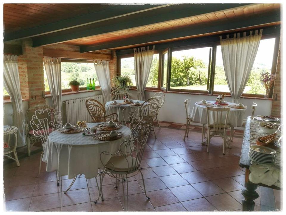 Il Poggio B&B San Damiano al Colle Exterior foto